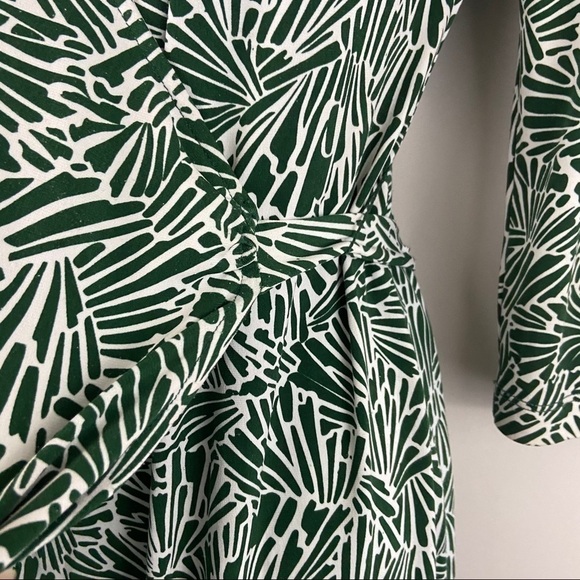 BCBGMaxAzria Green White Print Wrap Dress XS - Picture 4 of 12